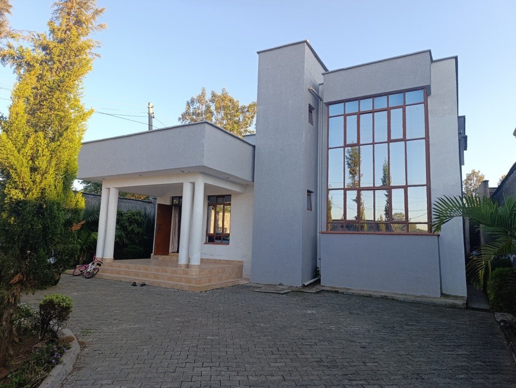 Kiamunyi residence (1)